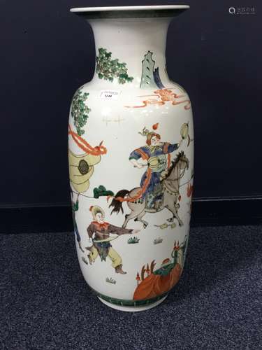 A LARGE CHINESE FAMILLE VERTE VASE