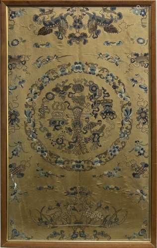 A LATE 19TH CENTRY CHINESE EMBROIDERED SILK PANEL