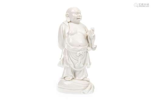 AN EARLY 20TH CENTURY CHINESE BLANC DE CHINE FIGURE