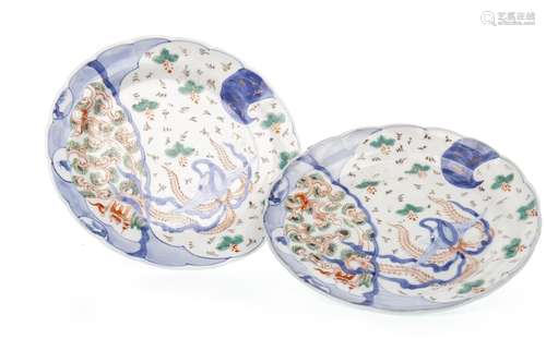 A PAIR OF JAPANESE PLATES