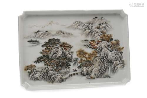 A CHINESE CERAMIC DISH