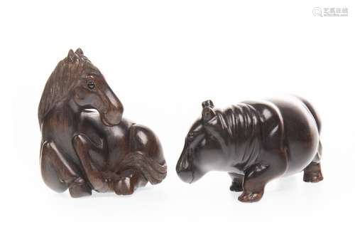 A LOT OF TWO 20TH CENTURY JAPANESE NETSUKE