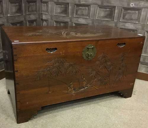 A 20TH CENTURY CHINESE CARVED CAMPHORWOOD BLANKET CHEST