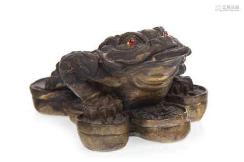 A CHINESE BRONZE MONEY FROG