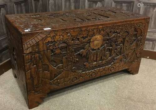 AN EARLY 20TH CENTURY CHINESE CARVED CAMPHORWOOD BLANKET CHEST