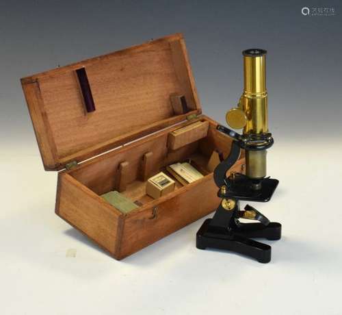 Early 20th Century lacquered brass and anodised microscope, in fitted mahogany box