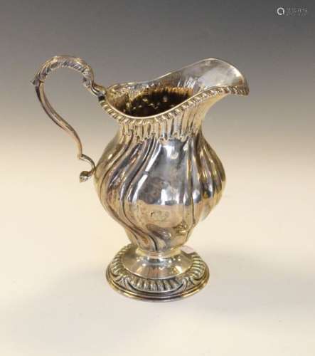 Edward VII silver jug with scroll handle, London 1909, 15cm high, 7.3toz approx
