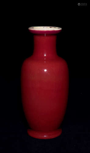 清中期 红釉盘口瓶