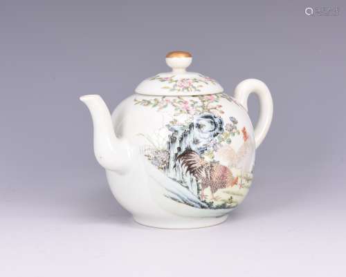 FAMILLE ROSE 'ROOSTERS AND CALLIGRAPHY' TEAPOT