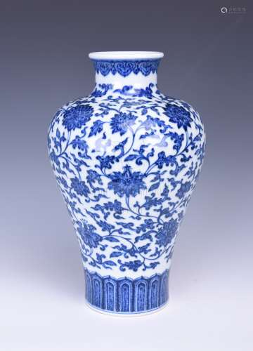 BLUE AND WHITE 'FLOWERS AND VINES' VASE