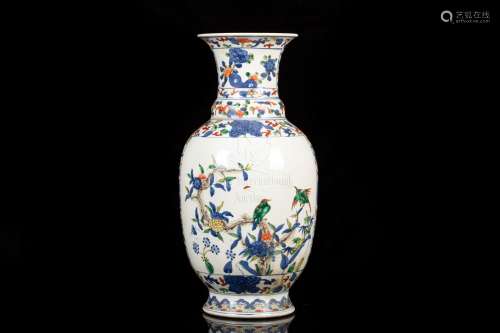FAMILLE ROSE 'FLOWERS AND BIRDS' VASE