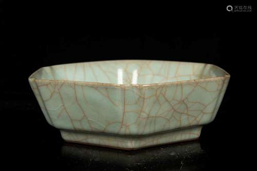 CELADON GLAZED HEXAGONAL DISH