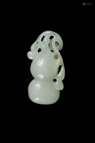 JADE CARVED 'DOUBLE GOURD' ORNAMENT