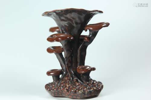 A Chinese Wood-Pattern Glazed Porcelain Vase