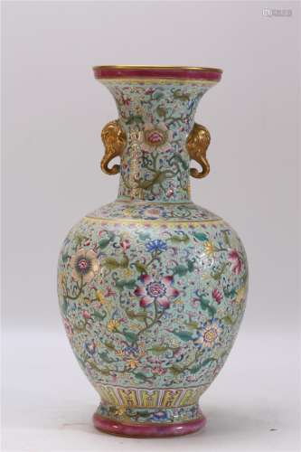A Chinese Famille-Rose Porcelain Vase 