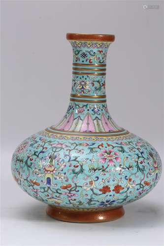 A Chinese Enamel Porcelain Vase