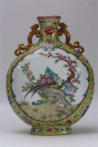 A Chinese Enamel Porcelain Vase