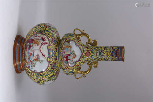 A Chinese Enamel Porcelain Double Gourd Vase