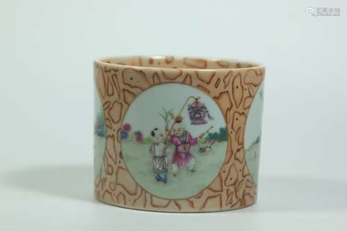 A Chinese Famille-Rose Porcelain Brush Pot