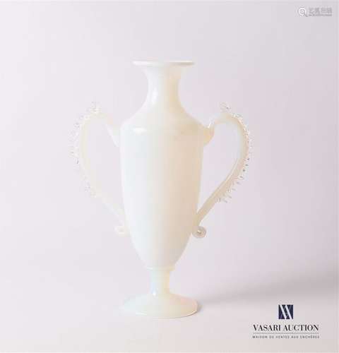 Vase en opaline \