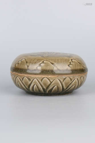 A Chinese Brown Glazed Porcelain Round Box with Cover