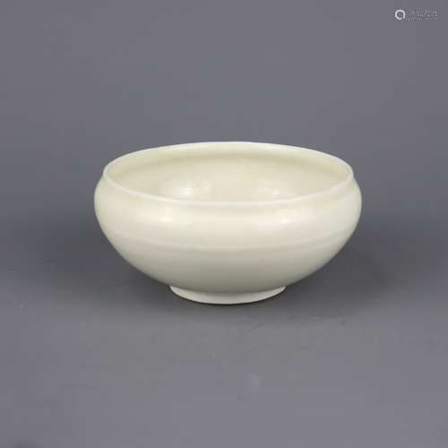 A Chinese White Glazed Porcelain Bowl