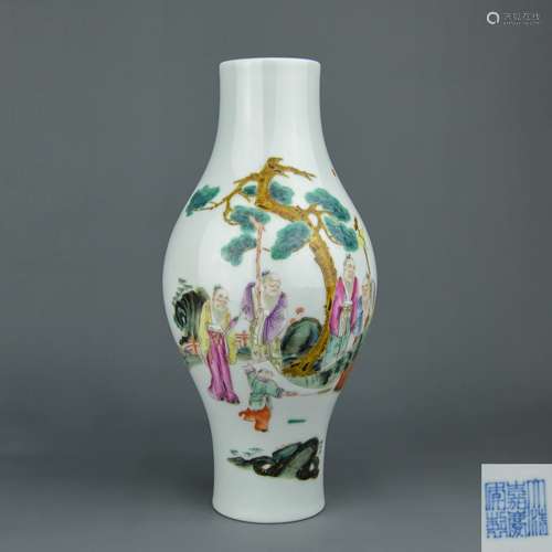 A Chinese Famille-Rose Porcelain Vase