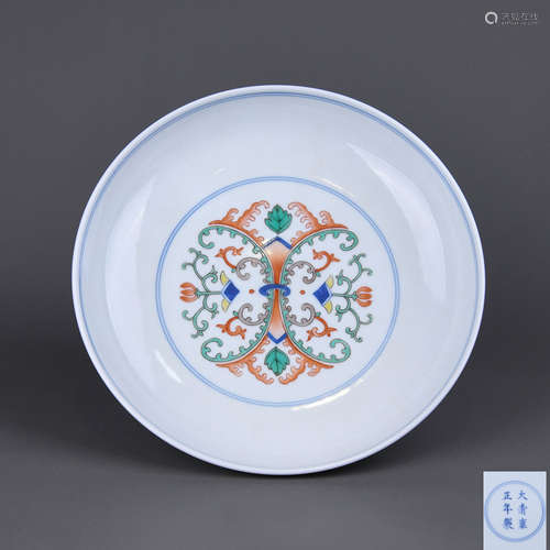 A Chinese Dou-Cai Porcelain Plate