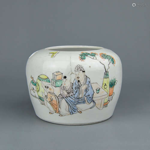 A Chinese Famille-Rose Porcelain Jar