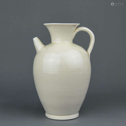 A Chinese White Glazed Porcelain Water Pot