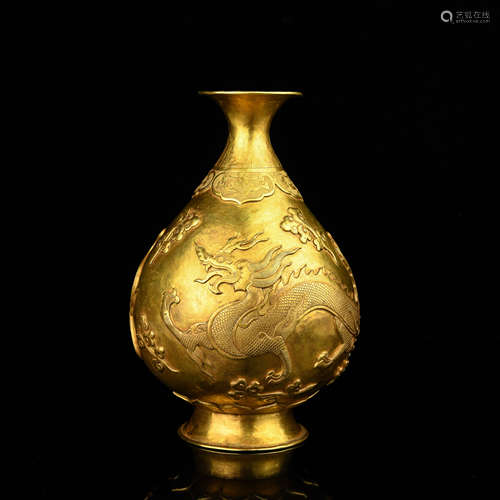 A Chinese Gilt Bronze Vase