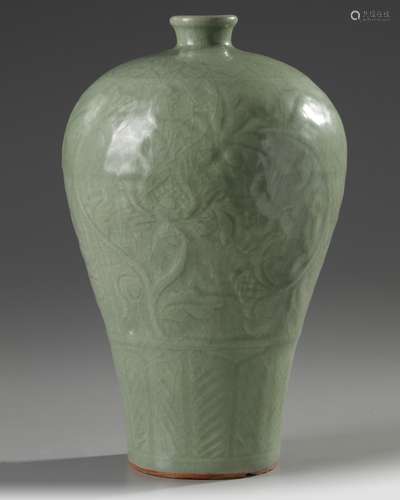 A Chinese celadon crackle-glazed meiping