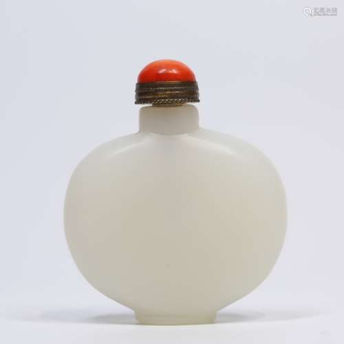 Carved White Jade Snuff Bottle