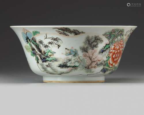 A Chinese famille verte bowl