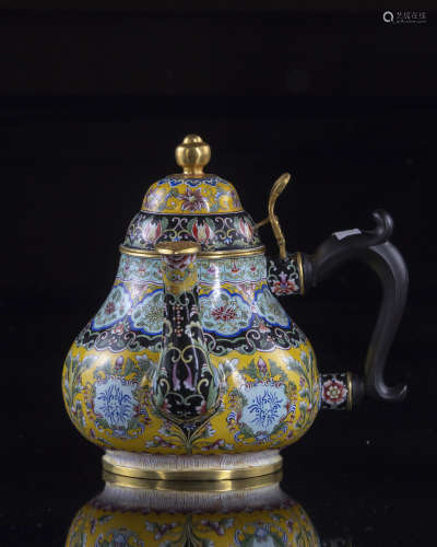 A Chinese painted enamel 'floral' teapot