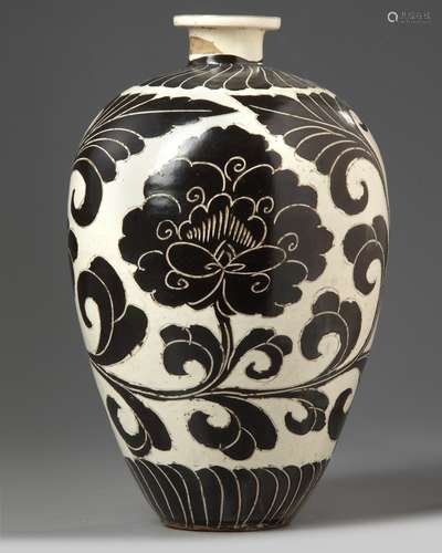 A Chinese Cizhou sgraffiato vase