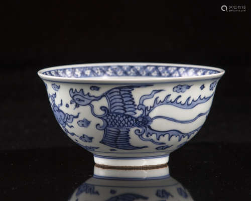 A Chinese blue and white 'phoenix' bowl