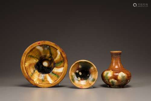 Three Chinese sancai-glazed pottery vessels