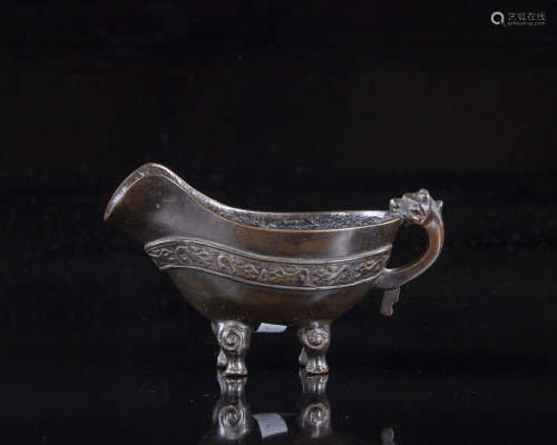 A Chinese bronze pouring vessel
