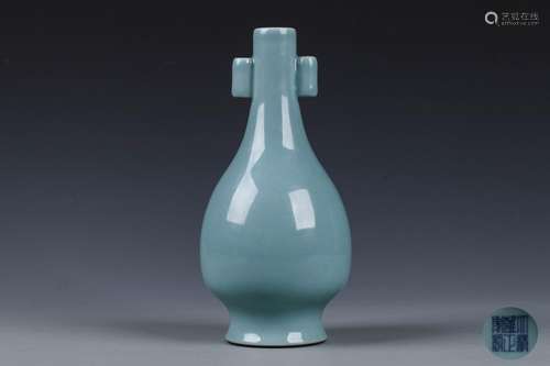 A Chinese Blue Glazed Porcelain Vase