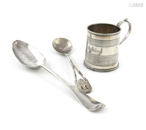 A mixed lot of silver items, comprising: a small G…