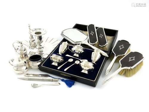 Λ A mixed lot, comprising silver items: a five pie…