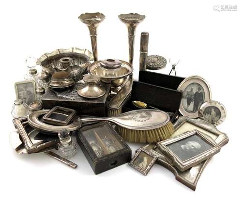 A mixed lot of silver items, comprising: an Edward…