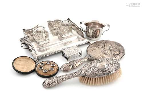 A mixed lot of silver items, comprising: a late Vi…