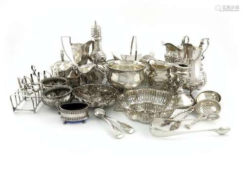 A mixed lot of silver items, various dates and mak…