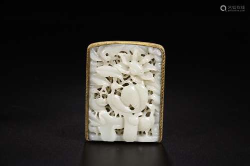 WHITE HETIAN JADE HUA NIAO PATTERN BUCKLE