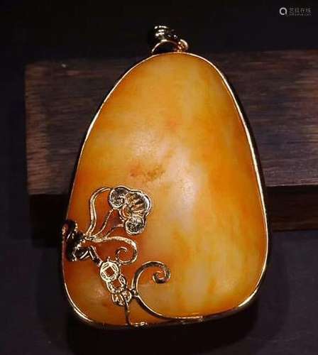 HETIAN JADE EMDEDDED 14K GOLD PENDANT