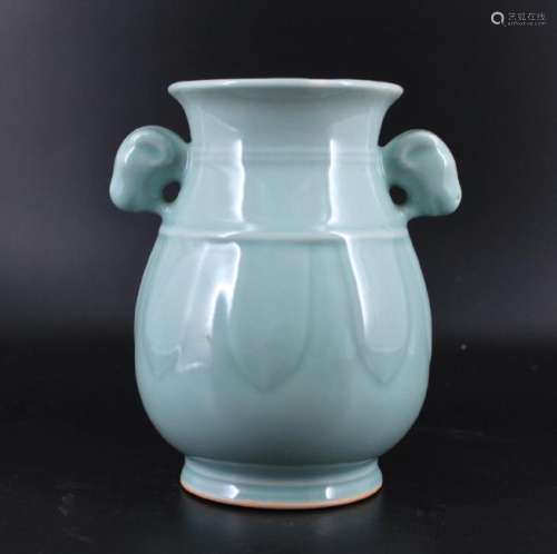 Qing Porcelain Blue Double Ear Vase