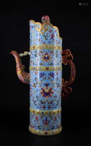 Large Chinese Qing Porcelain DouCai Pot with Lid