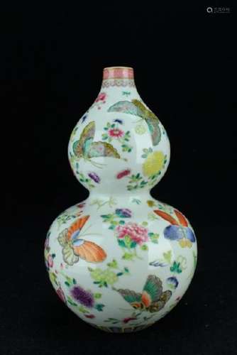 Qing Porcelain Famille Rose Butterfly Gourd Vase